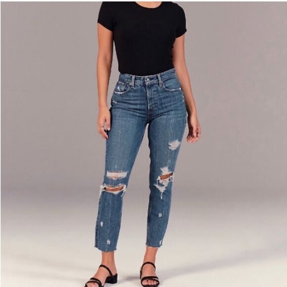 Abercrombie & Fitch Distressed High-Rise Mom Jeans- Size 26 (2R) - Picture 1 of 8